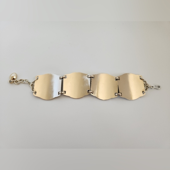 Vintage Traditional Motif Silver Tone Bracelet - Picture 2 of 12